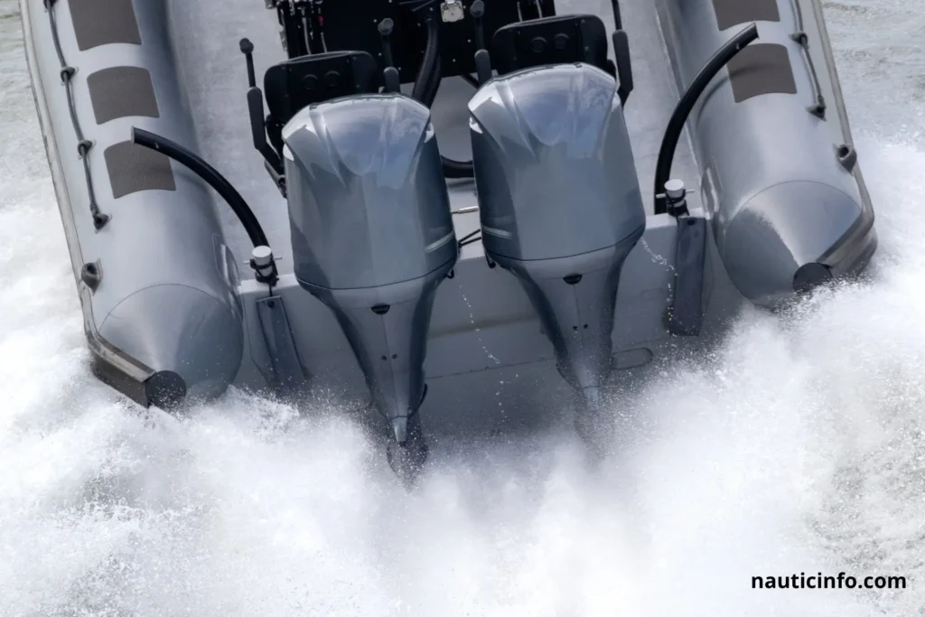 Moteur à Essence Hors-Bord