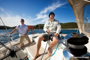 Naviguer en équipage réduit